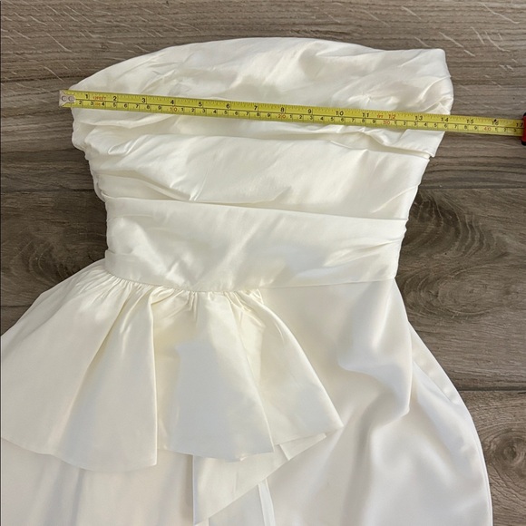 JAYGODFREY Elegant Strapless White Jumpsuit - Picture 4 of 10